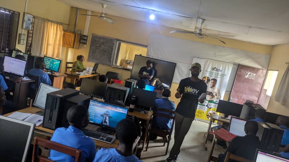 TI4Dev experts schooling Tech Club Members on the different IT fields available today.